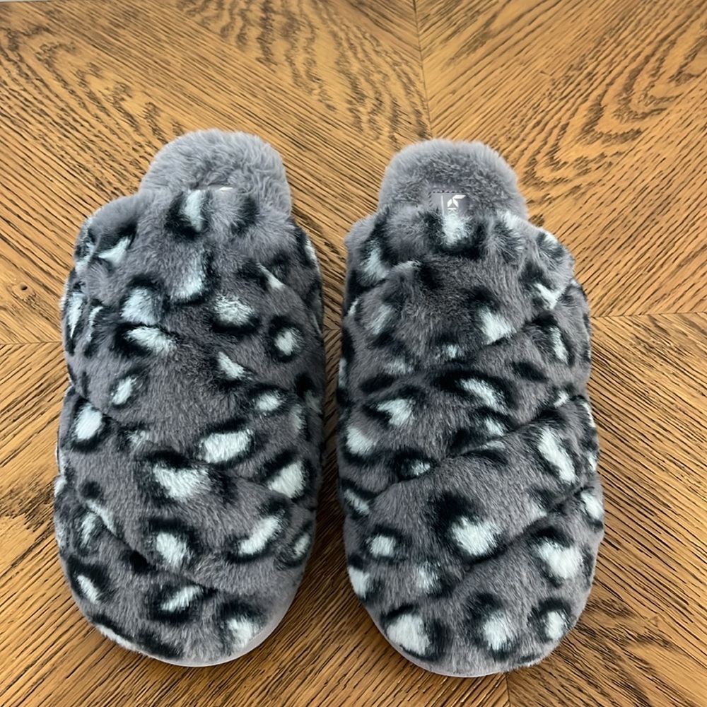Koolaburra by UGG Medium Width Starleen Grey Leopard Slippers 🩶🐆